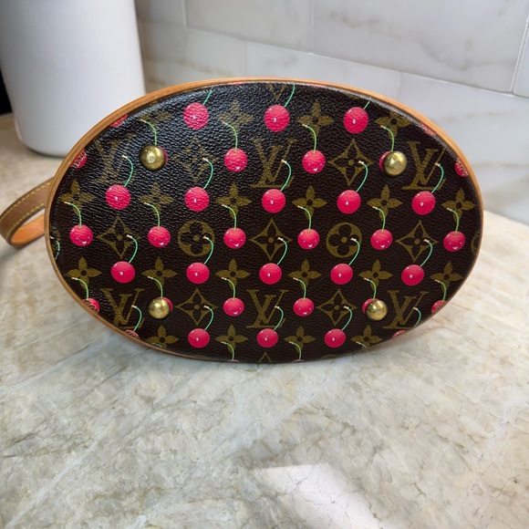 Louis Vuitton Monogram Murakami Cerises Bucket Bag and Pochette 2005 - Picture 7 of 16
